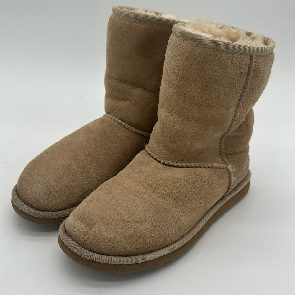 UGG Tan Suede Shearling Boots Women's Size 6